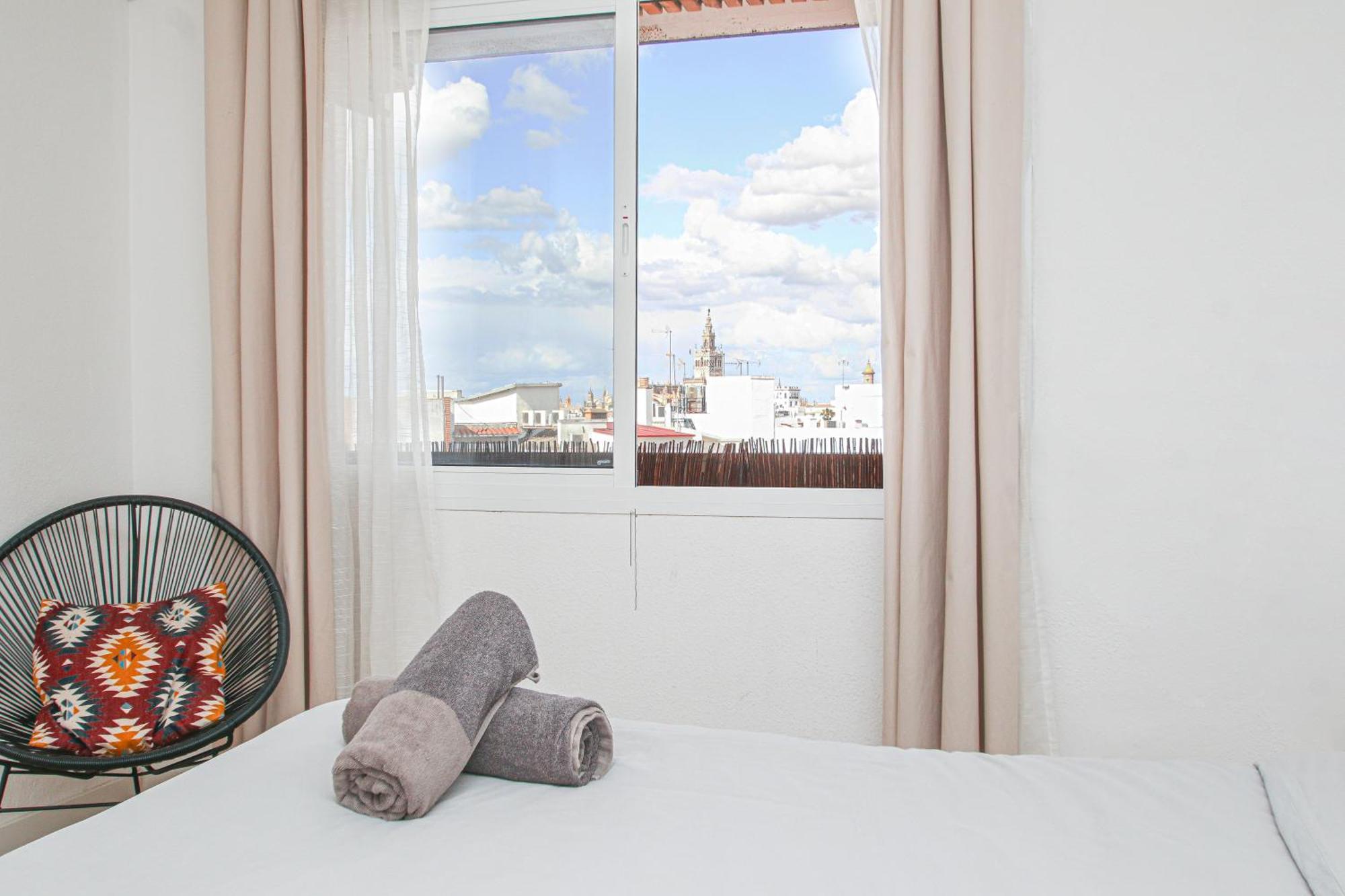 Stunning Apt W Views To Giralda - 15 Minutes Walk Севілья Екстер'єр фото
