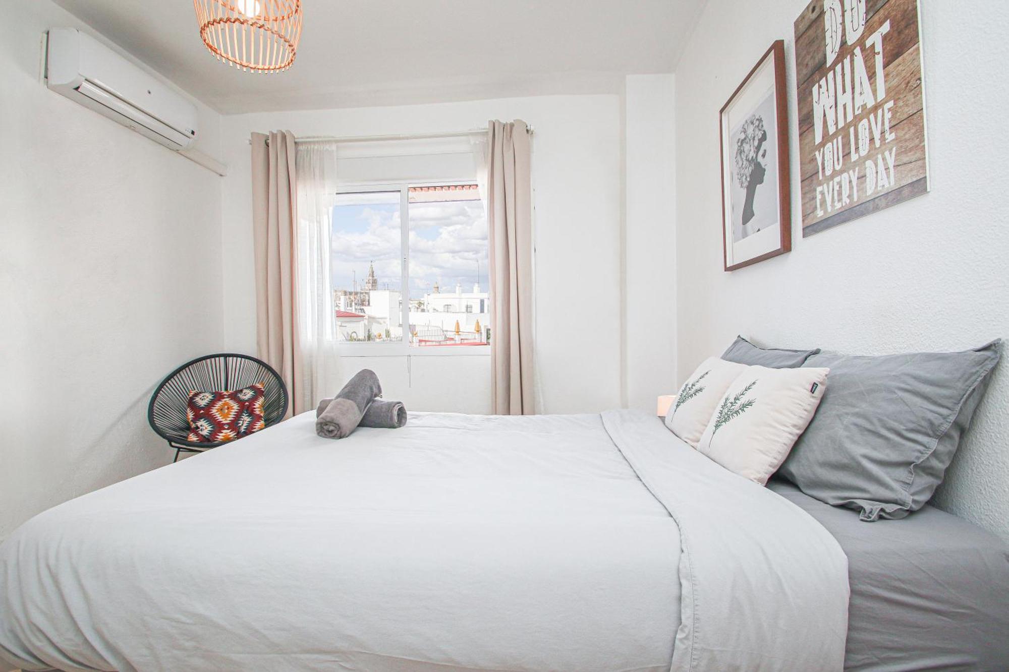 Stunning Apt W Views To Giralda - 15 Minutes Walk Севілья Екстер'єр фото